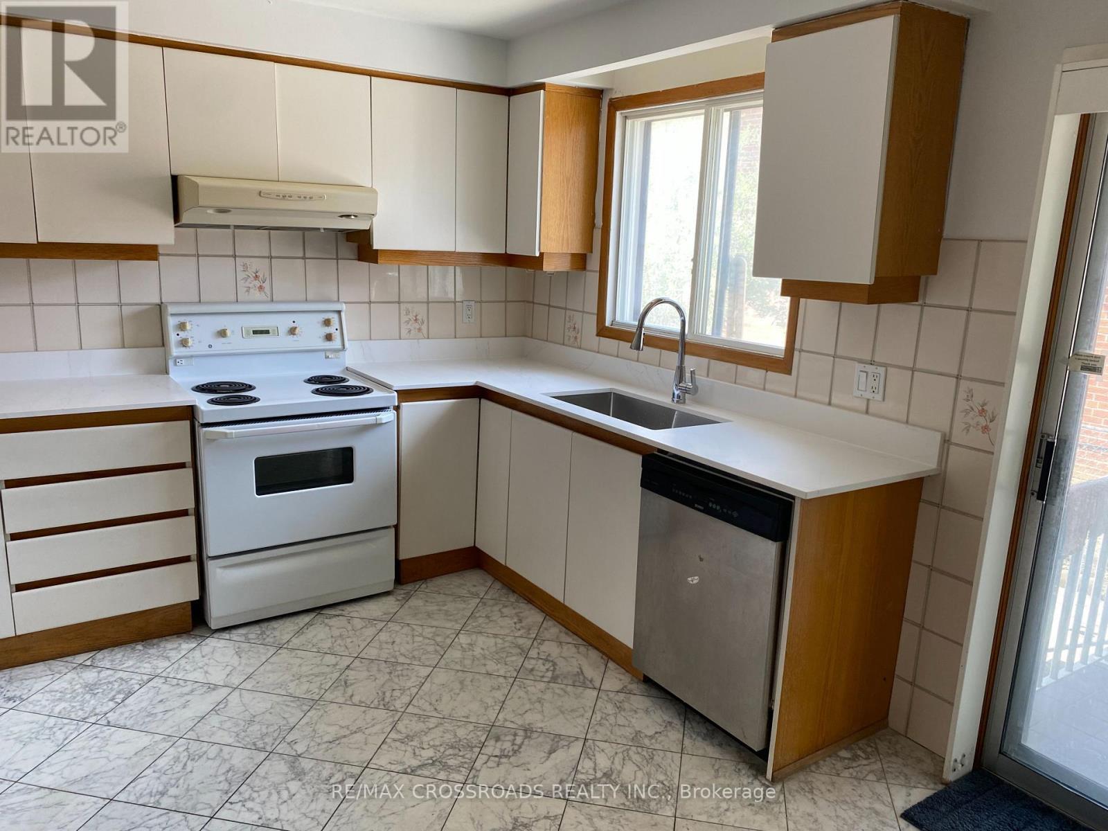 91 Bickerton Crescent, Toronto, ON - Indoor Photo Showing Kitchen With Double Sink