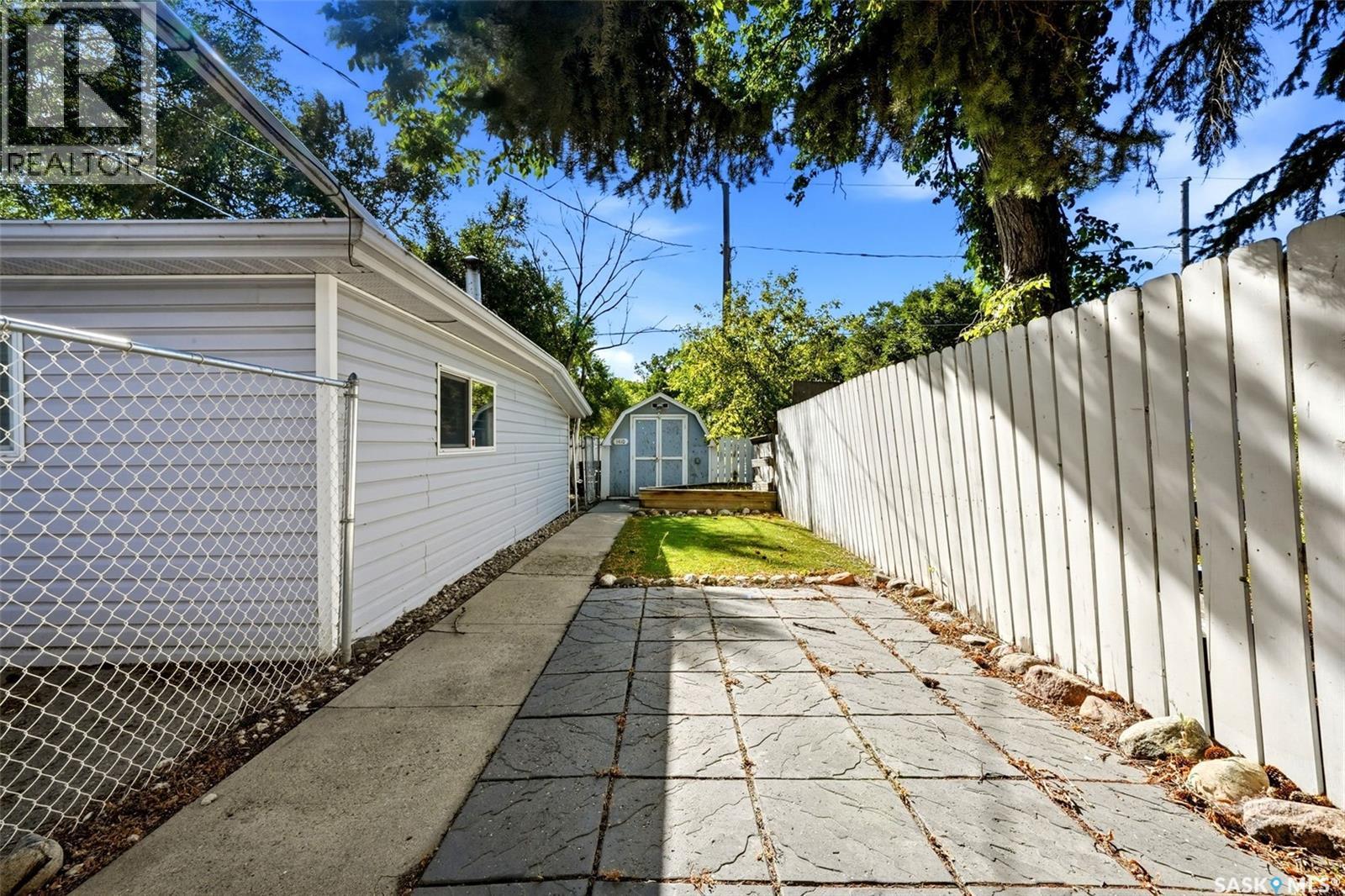 1410 4Th Avenue N, Regina, SK - Outdoor