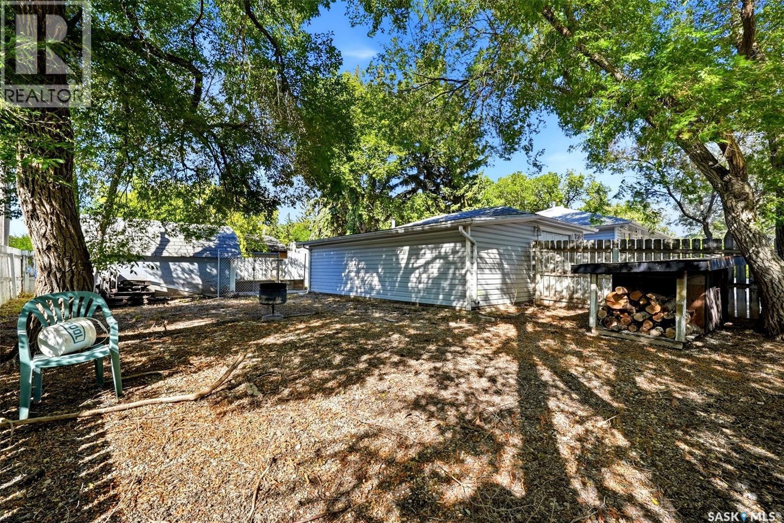 1410 4Th Avenue N, Regina, SK - Outdoor