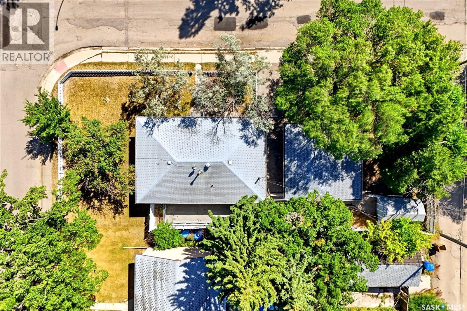 1410 4Th Avenue N, Regina, SK - Outdoor