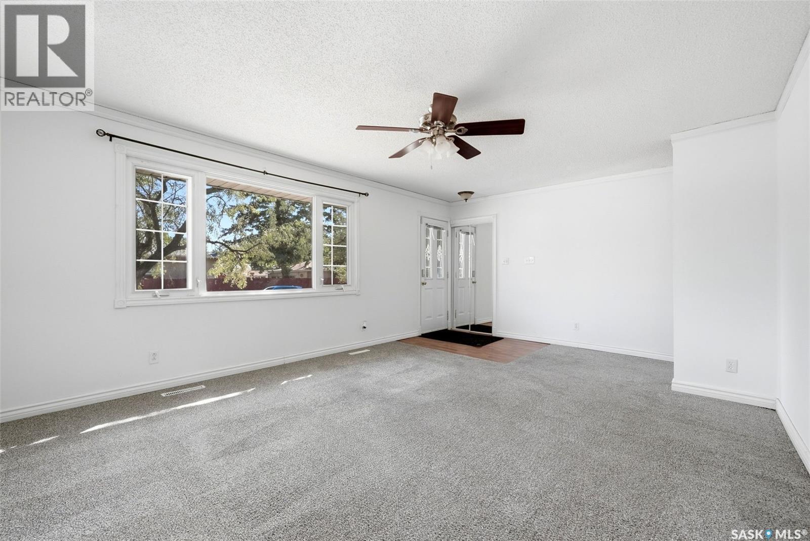 1410 4Th Avenue N, Regina, SK - Indoor