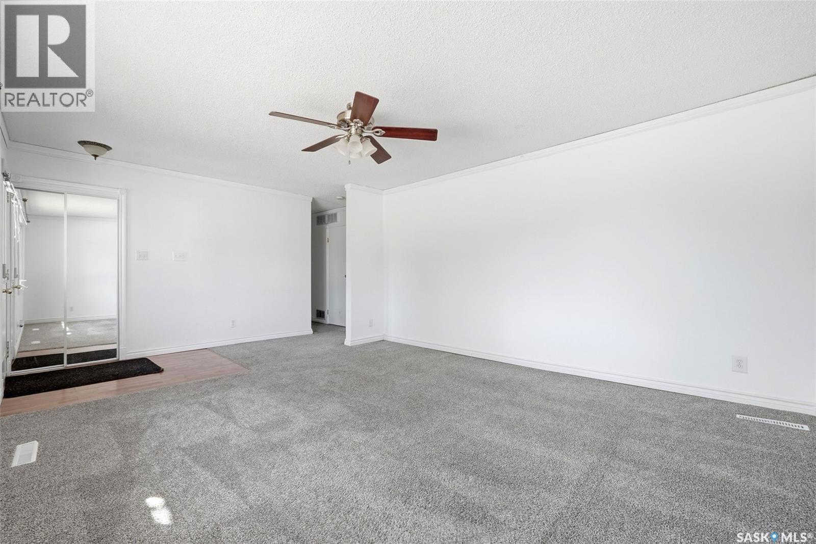 1410 4Th Avenue N, Regina, SK - Indoor Photo Showing Other Room