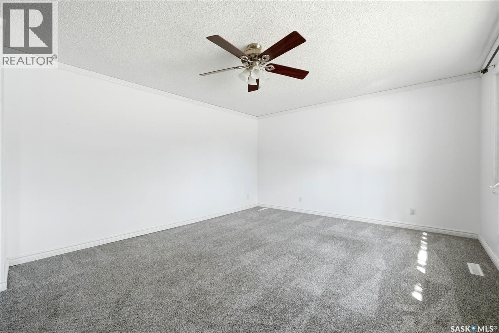 1410 4Th Avenue N, Regina, SK - Indoor Photo Showing Other Room