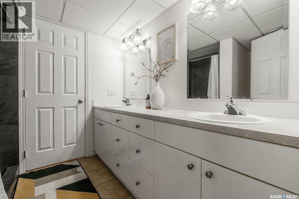 115 Blackstock Cove, Saskatoon, SK - Indoor Photo Showing Bathroom