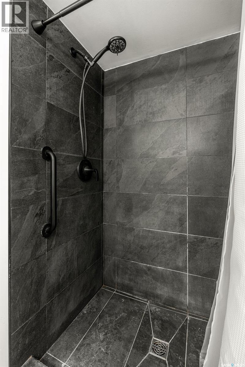 115 Blackstock Cove, Saskatoon, SK - Indoor Photo Showing Bathroom