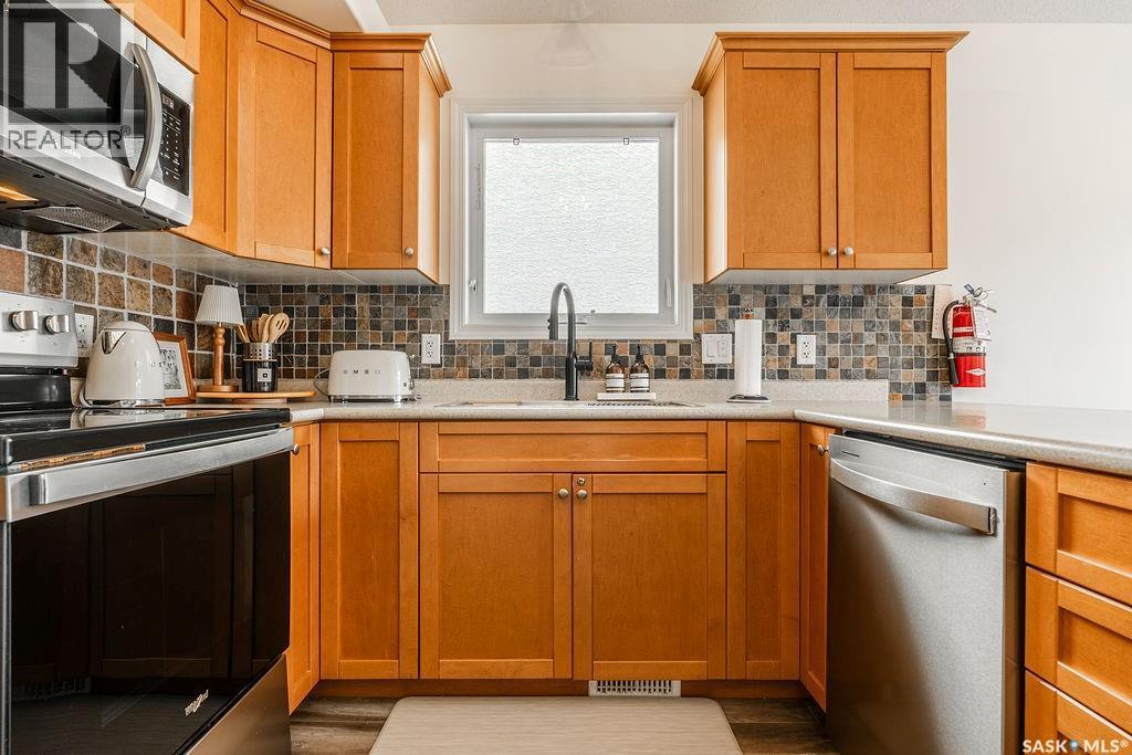 115 Blackstock Cove, Saskatoon, SK - Indoor Photo Showing Kitchen