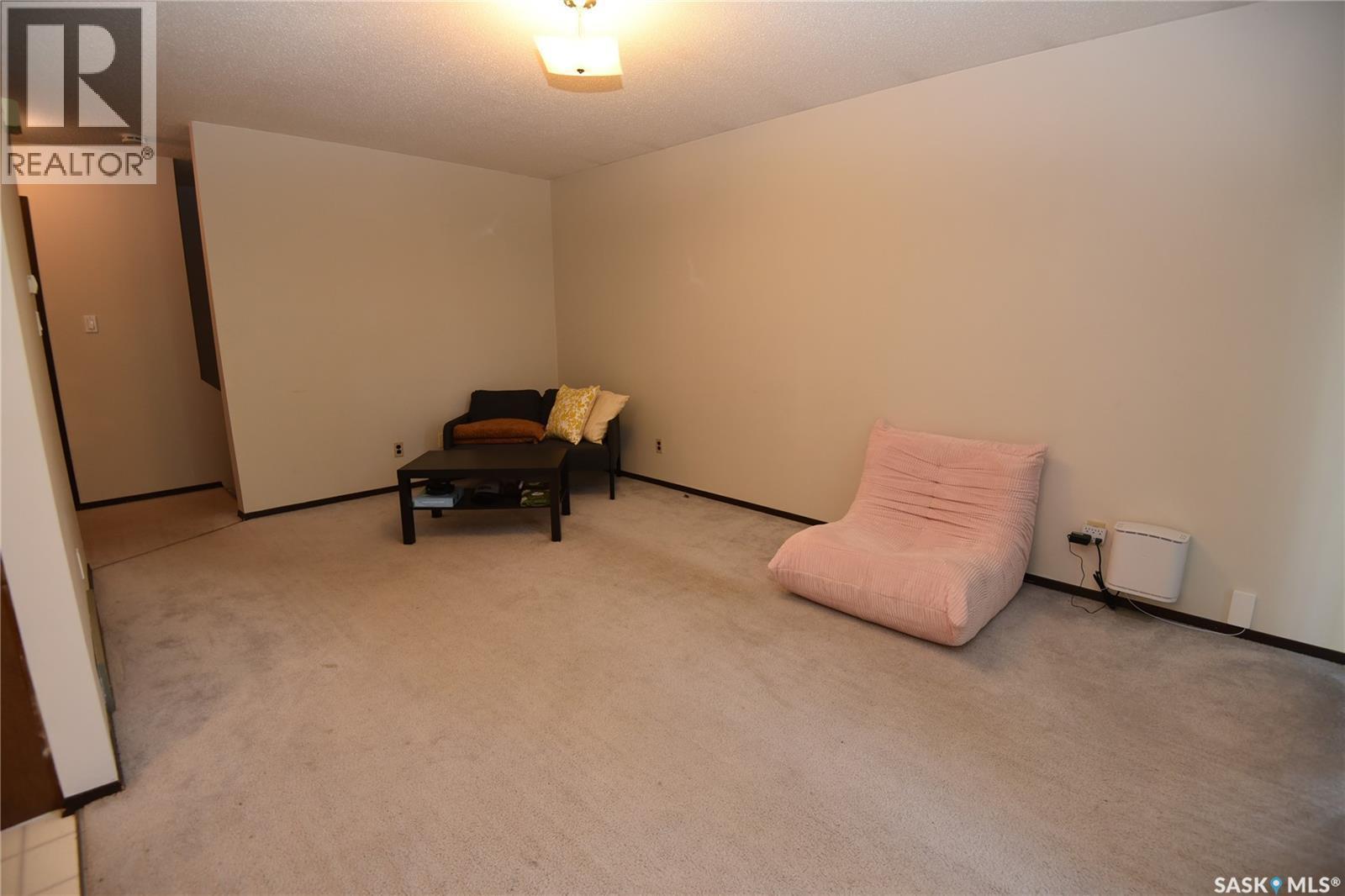 307 6Th Street E, Nipawin, SK - Indoor Photo Showing Other Room