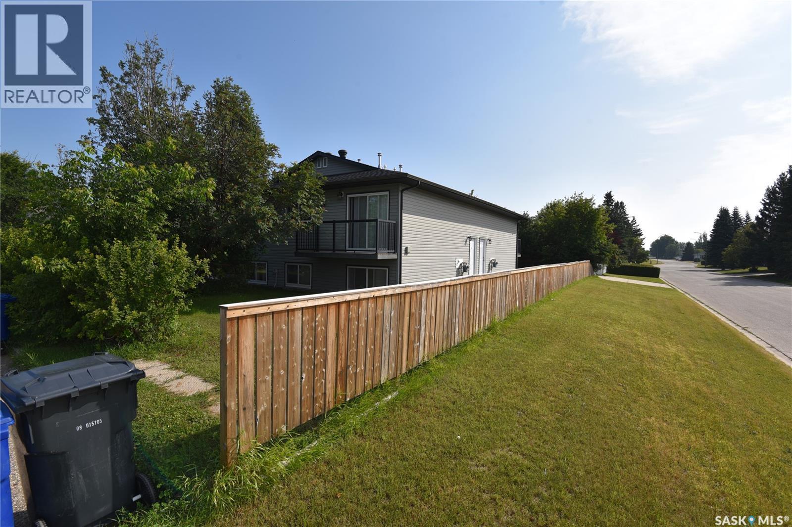 307 6Th Street E, Nipawin, SK - Outdoor