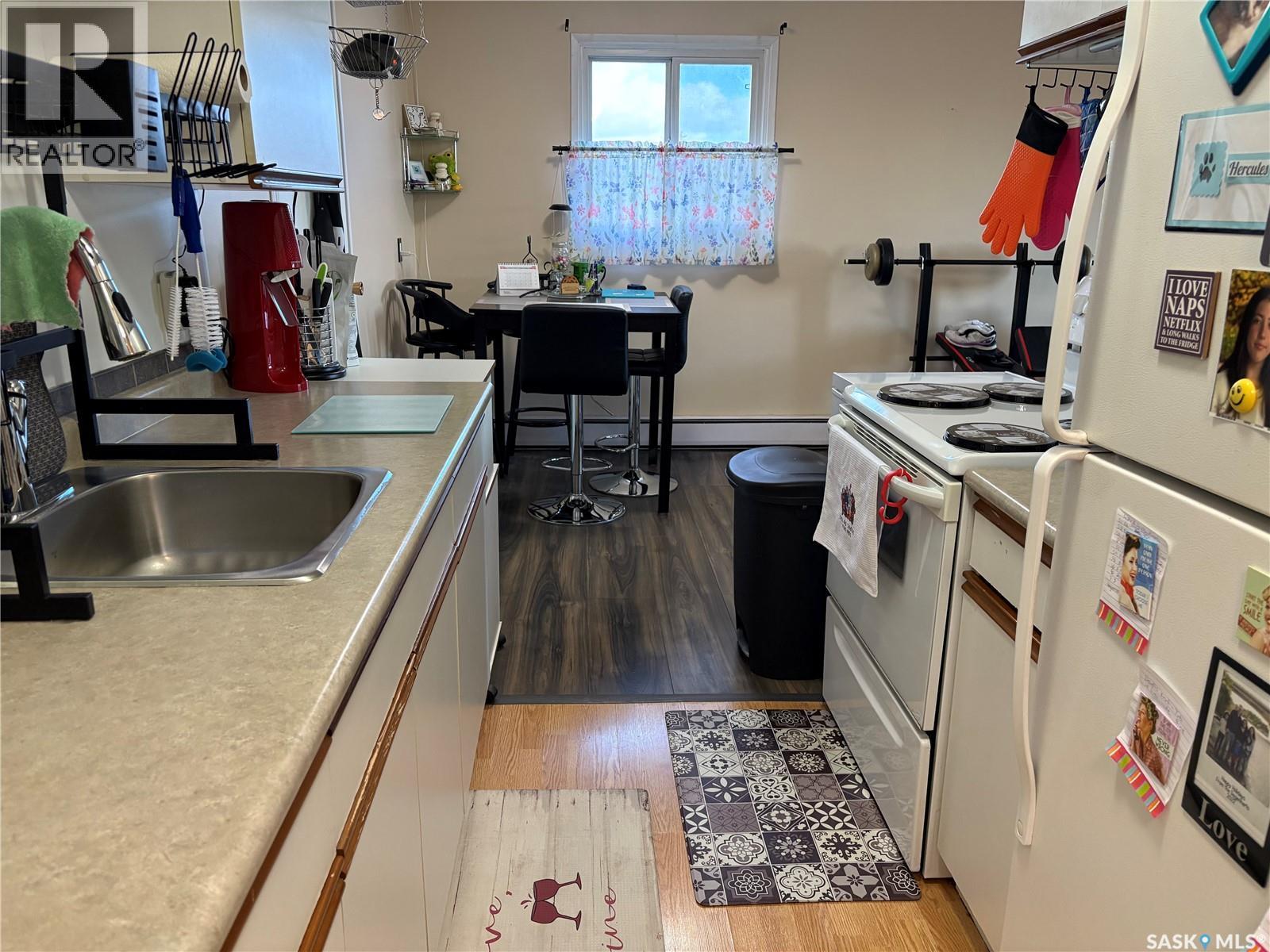 25 2309 17Th Street W, Saskatoon, SK - Indoor Photo Showing Kitchen