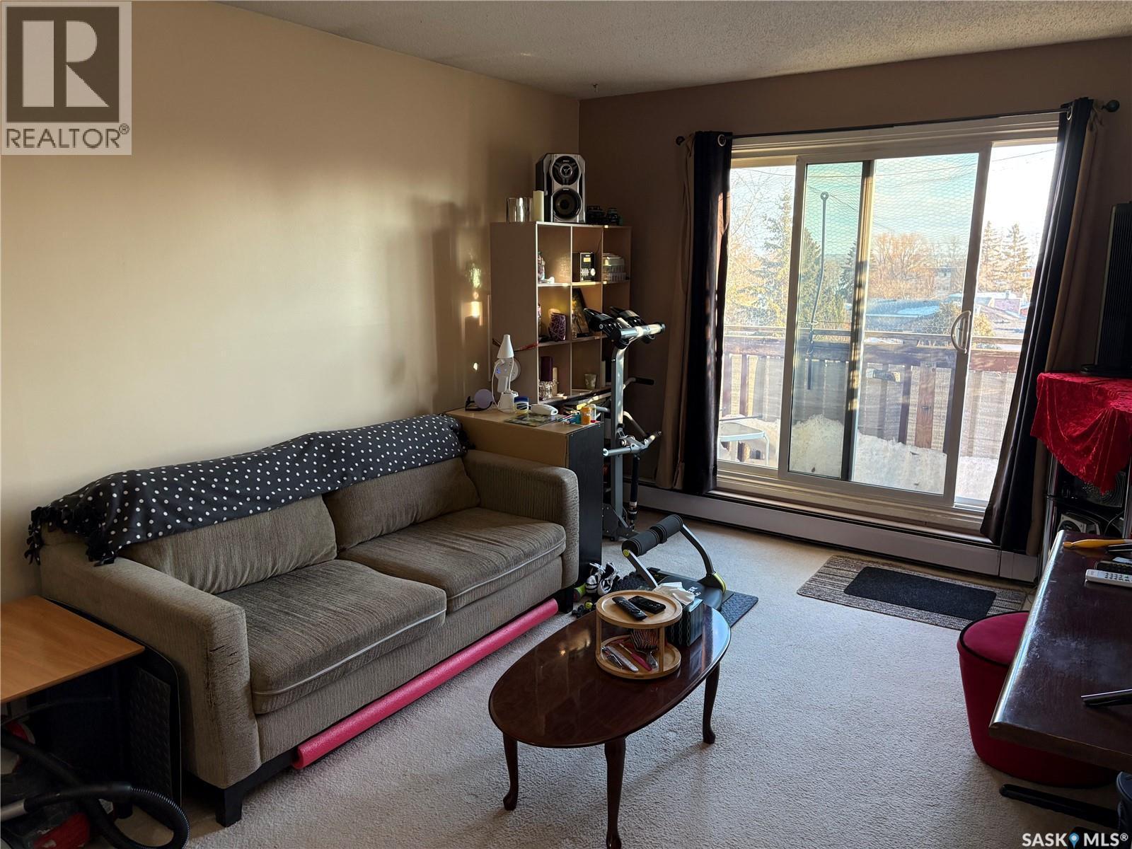 25 2309 17Th Street W, Saskatoon, SK - Indoor Photo Showing Living Room