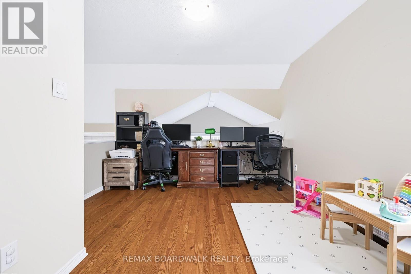 Versatile Spacious Loft serves as a home office - 312 Galston Private, Ottawa, ON