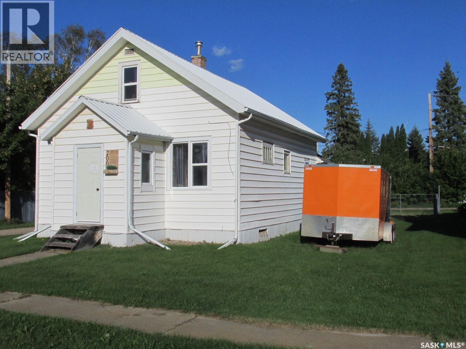 200 Guloien Avenue, White Fox, SK