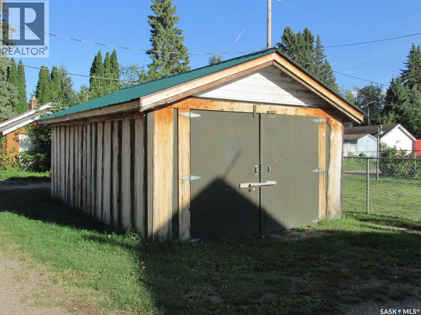 200 Guloien Avenue, White Fox, SK