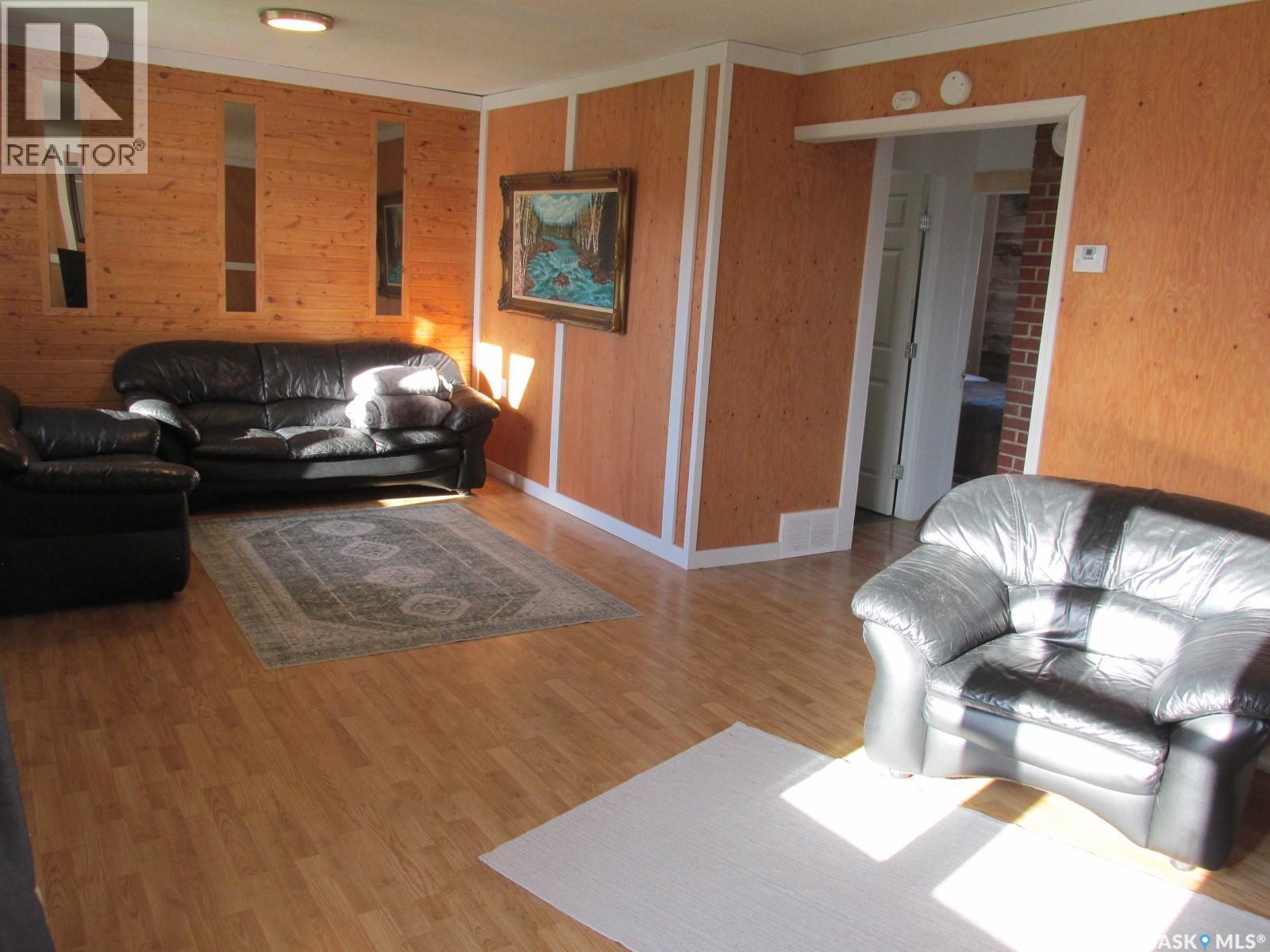 200 Guloien Avenue, White Fox, SK