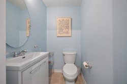 Powder room -