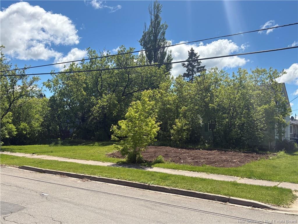 38 Douglas Ave, Moncton, NB