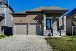 15 UNION BOULEVARD Wasaga Beach, ON L9Z 0M6