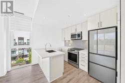 375 Sea Ray Av Kitchen - 
