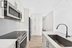 375 Sea Ray Av Large Pantry - 