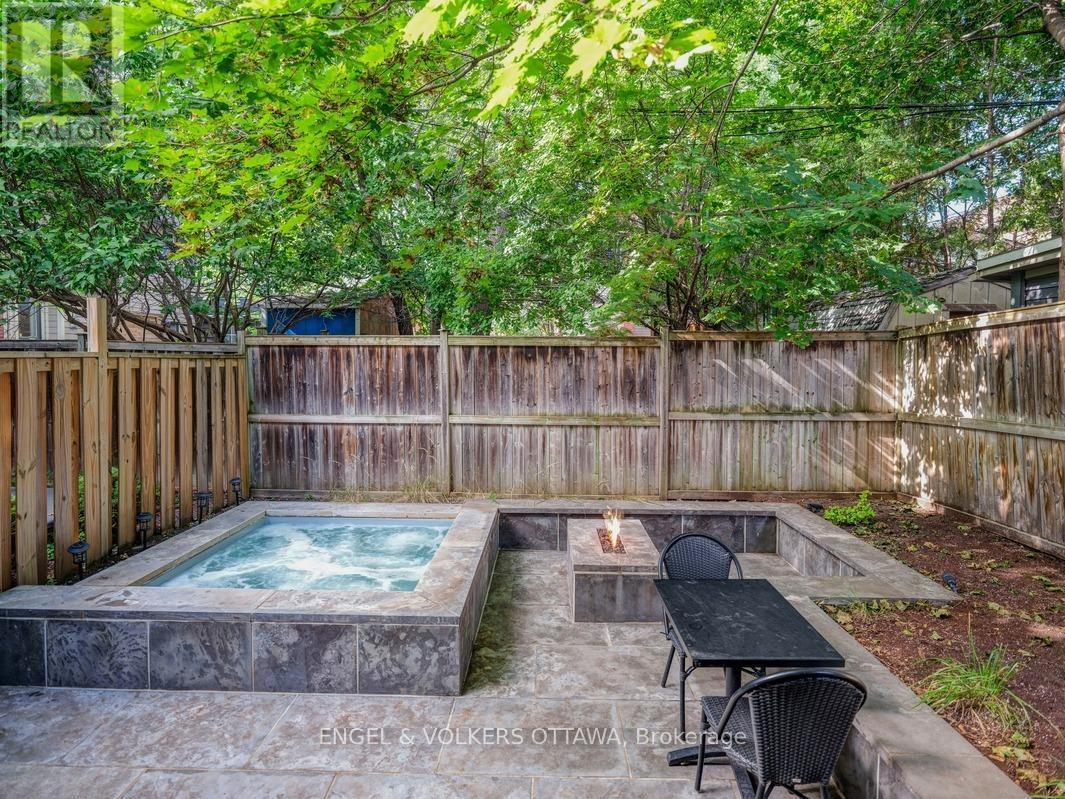 303 Westhill Avenue, Ottawa, ON