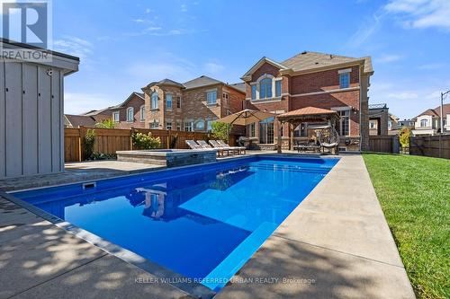 79 CHAIWOOD COURT  Vaughan, ON L6A 0V9