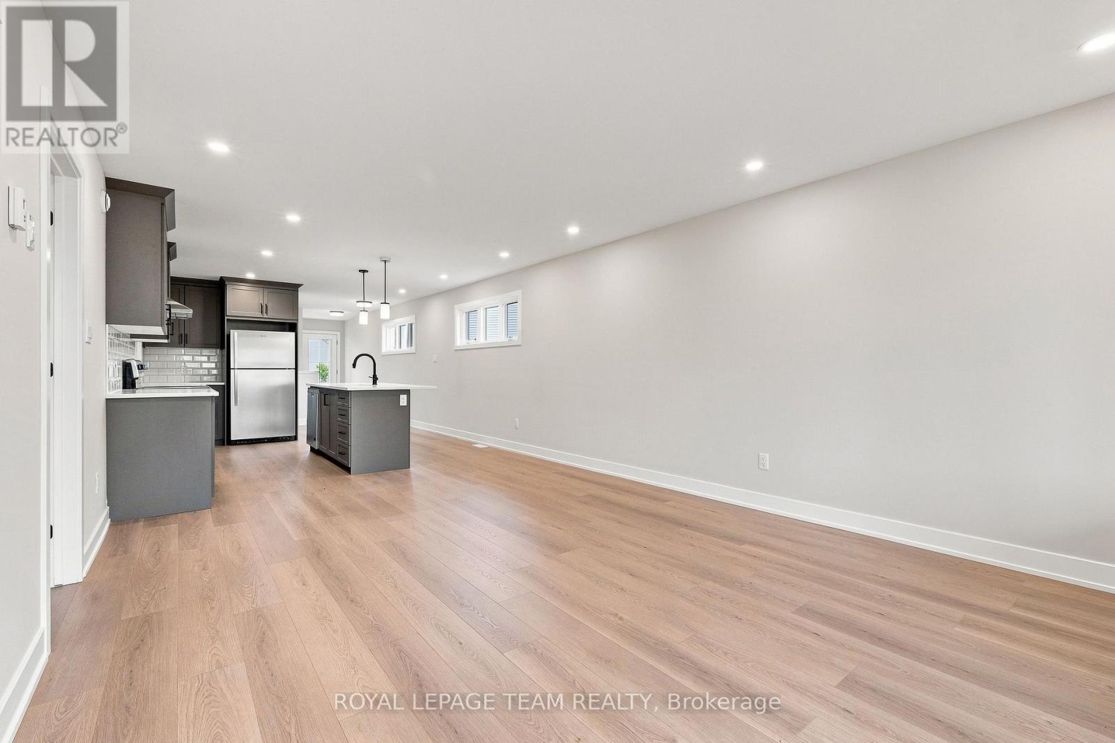 52 Whitcomb Crescent, Smiths Falls, ON