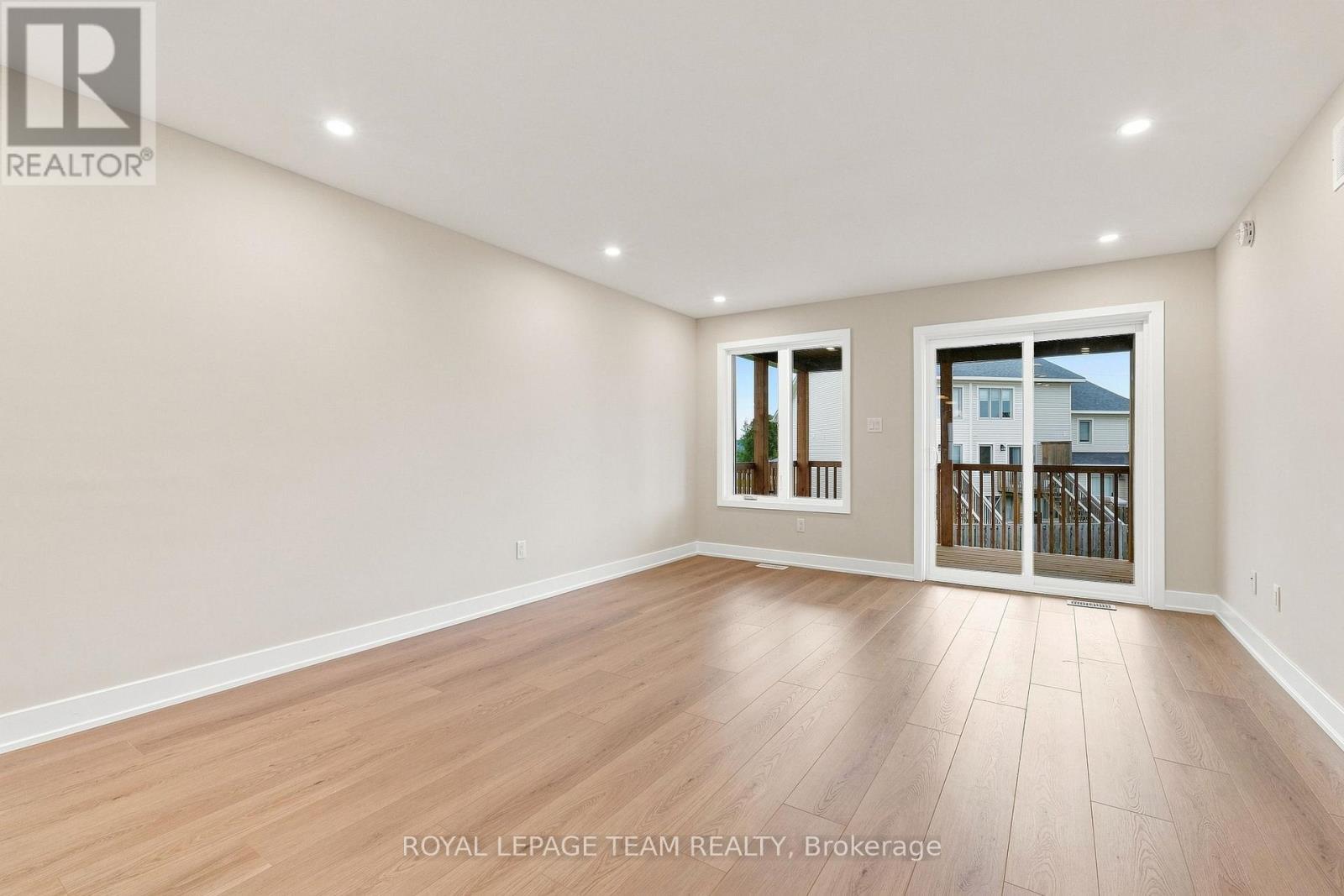 52 Whitcomb Crescent, Smiths Falls, ON