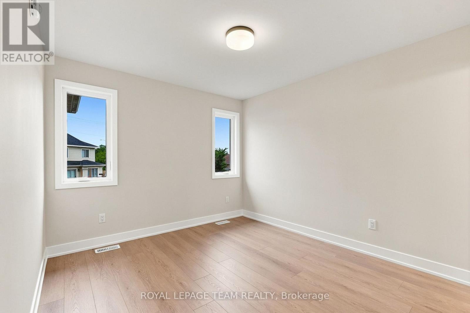 52 Whitcomb Crescent, Smiths Falls, ON