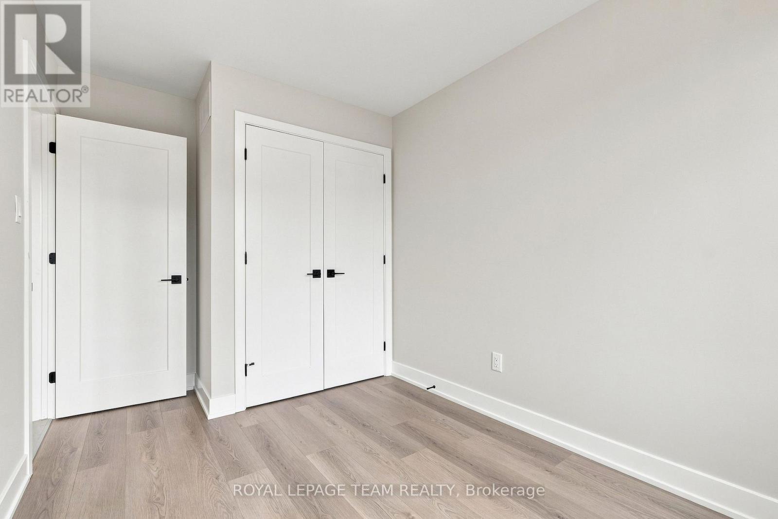 52 Whitcomb Crescent, Smiths Falls, ON