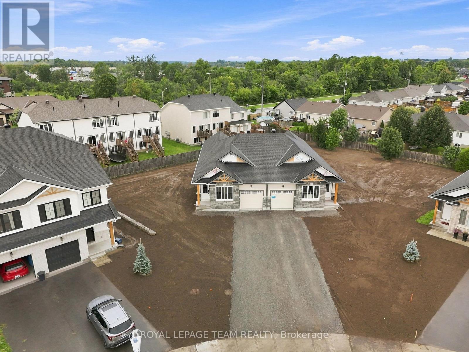 52 Whitcomb Crescent, Smiths Falls, ON