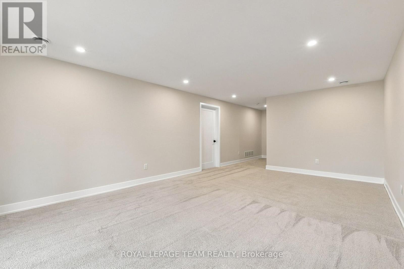 52 Whitcomb Crescent, Smiths Falls, ON