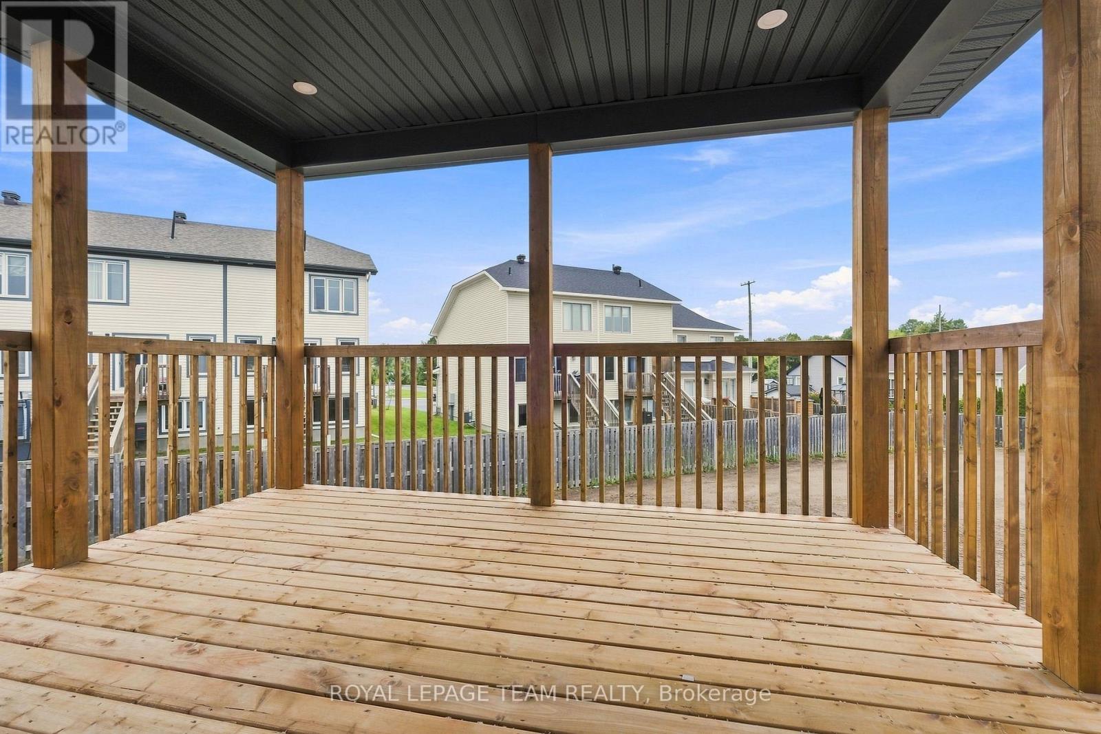 52 Whitcomb Crescent, Smiths Falls, ON