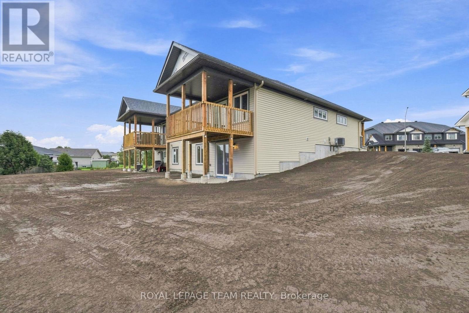 52 Whitcomb Crescent, Smiths Falls, ON