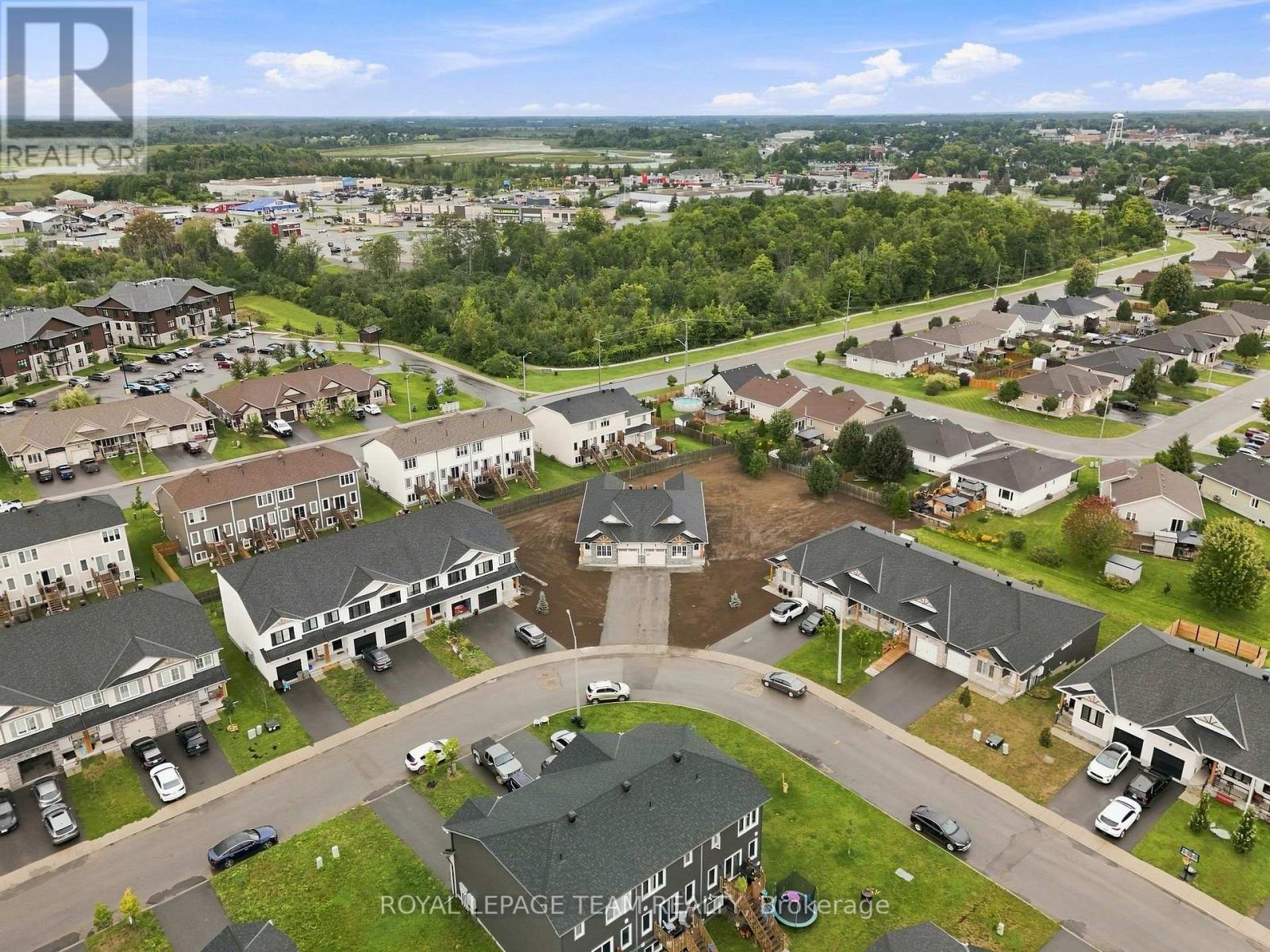 52 Whitcomb Crescent, Smiths Falls, ON
