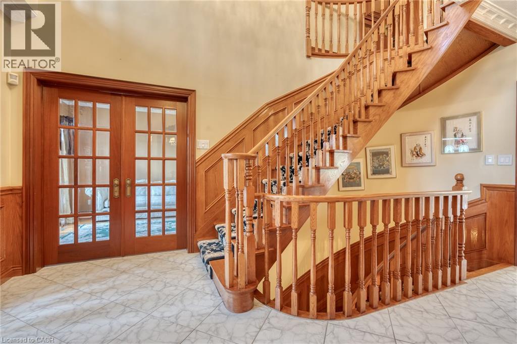 23 Susan Drive, Hamilton, ON