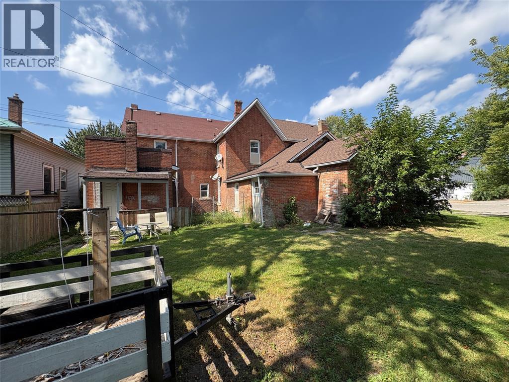 50 Lorne Avenue, Chatham, ON