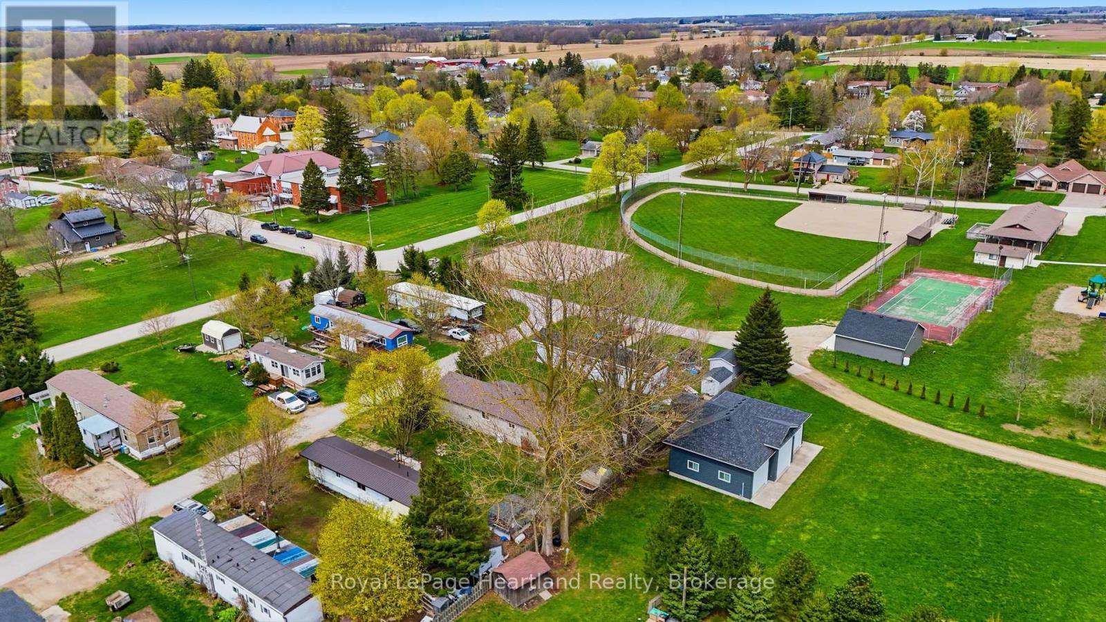 5 Trailer Park Road, Howick, ON