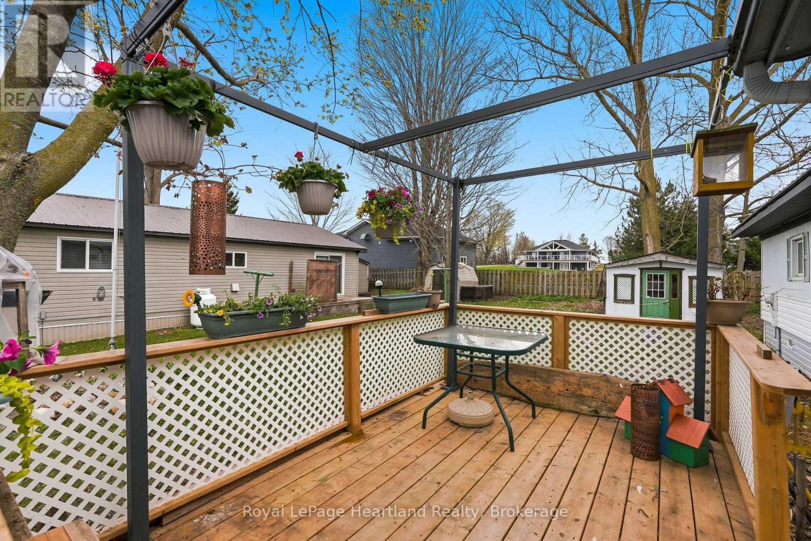 5 Trailer Park Road, Howick, ON