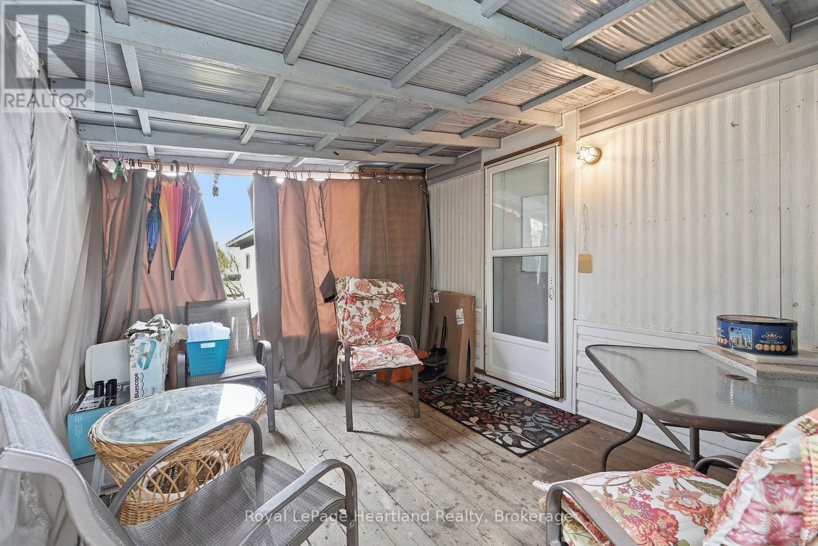5 Trailer Park Road, Howick, ON