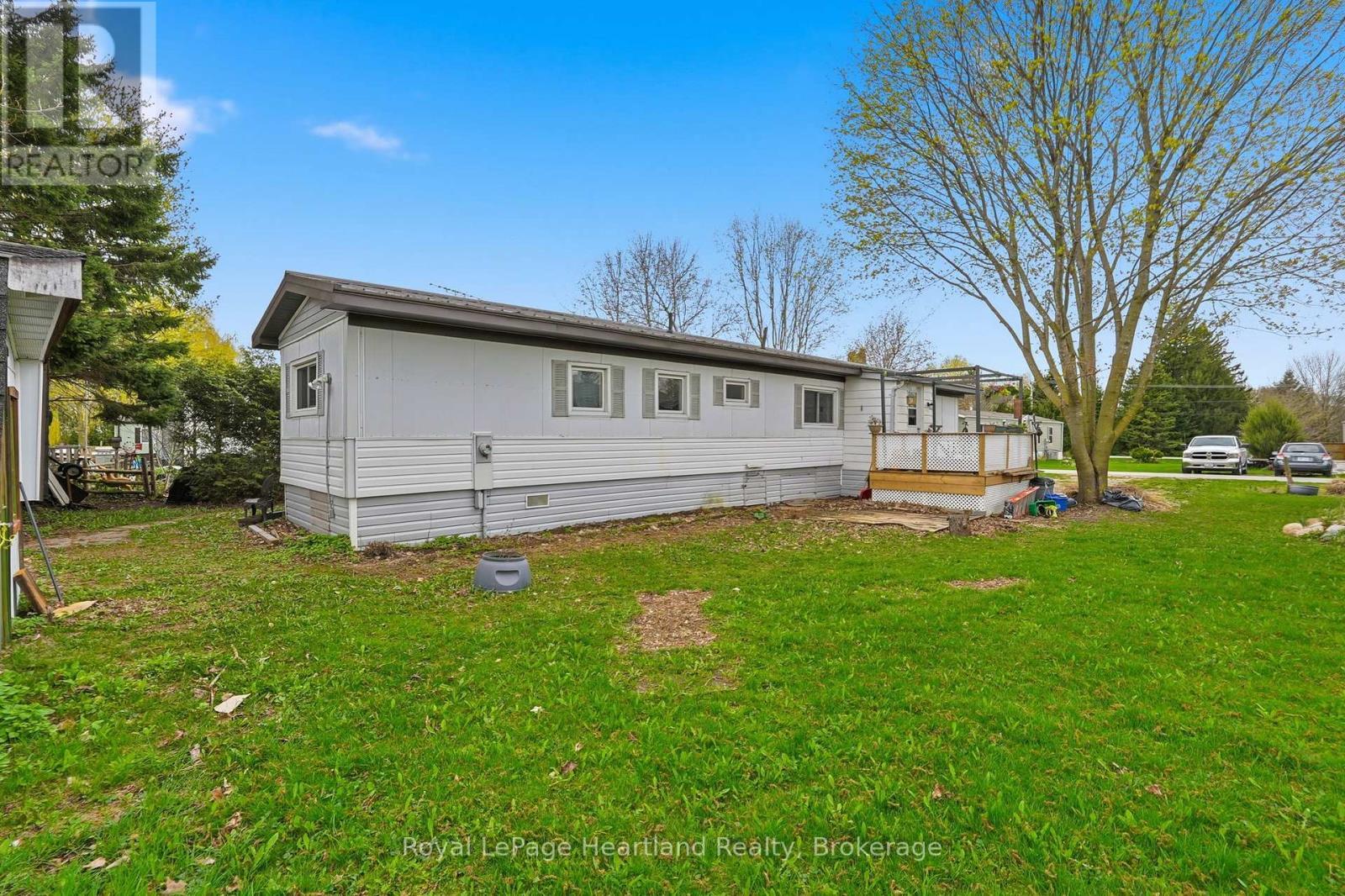 5 Trailer Park Road, Howick, ON