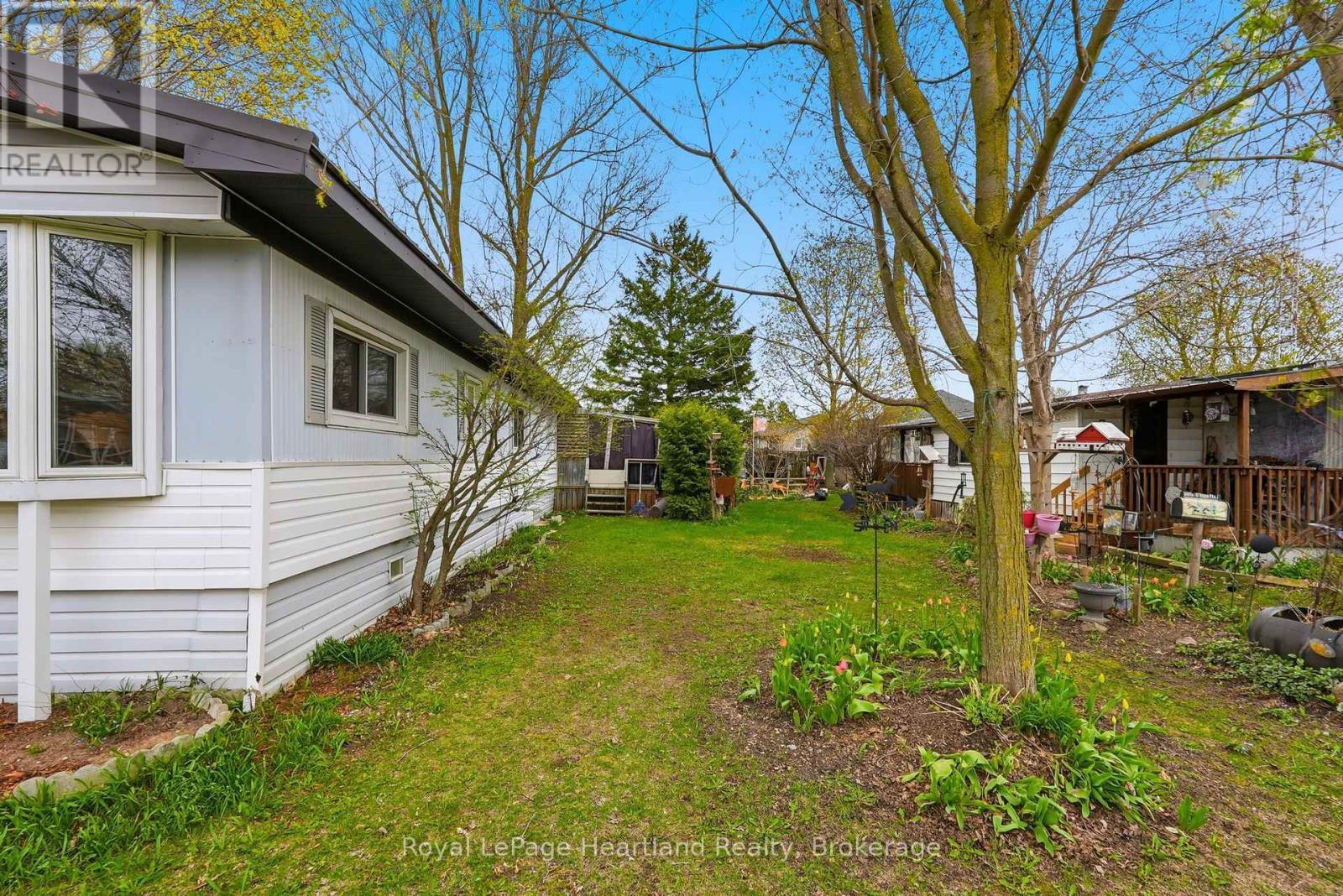 5 Trailer Park Road, Howick, ON