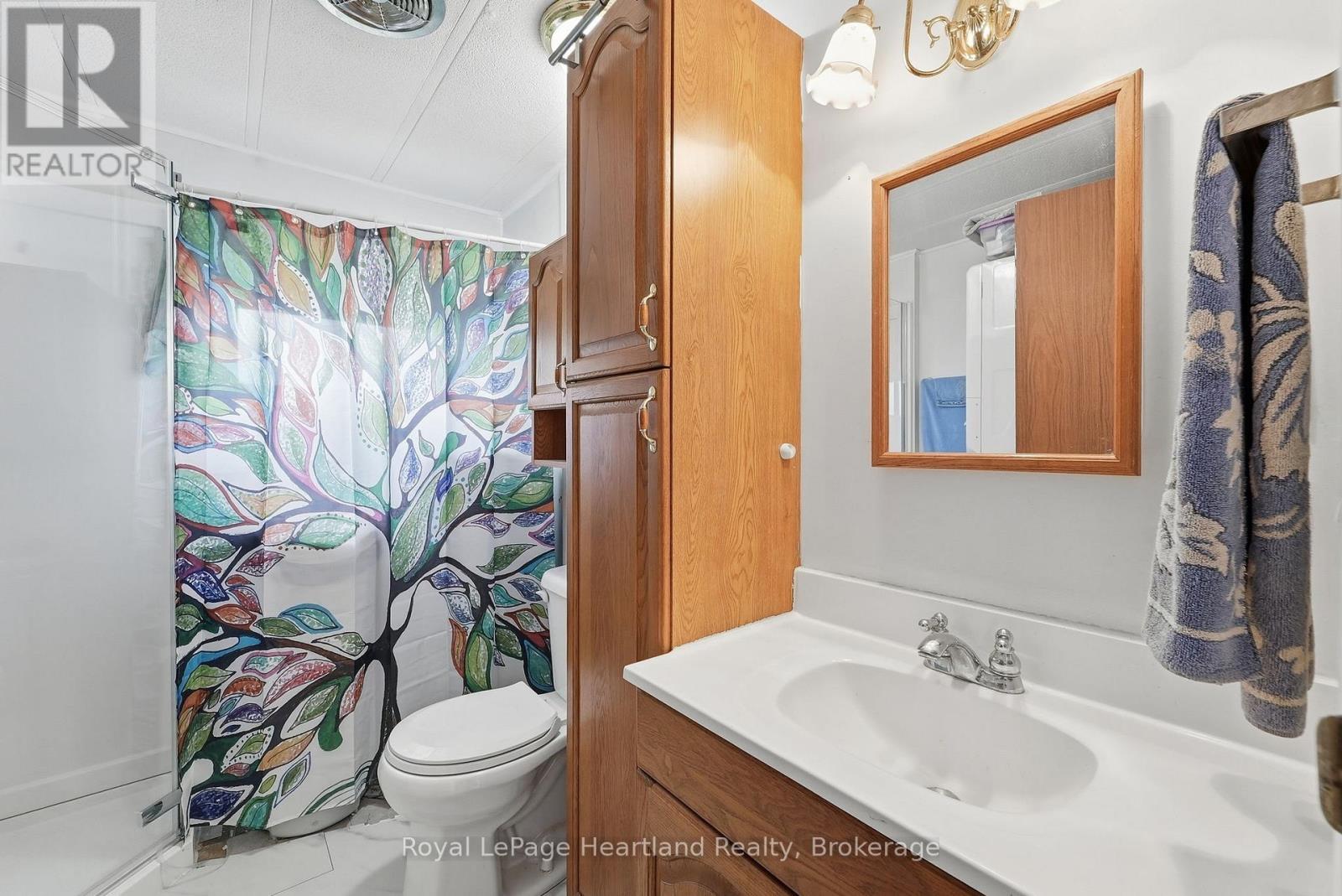 5 Trailer Park Road, Howick, ON