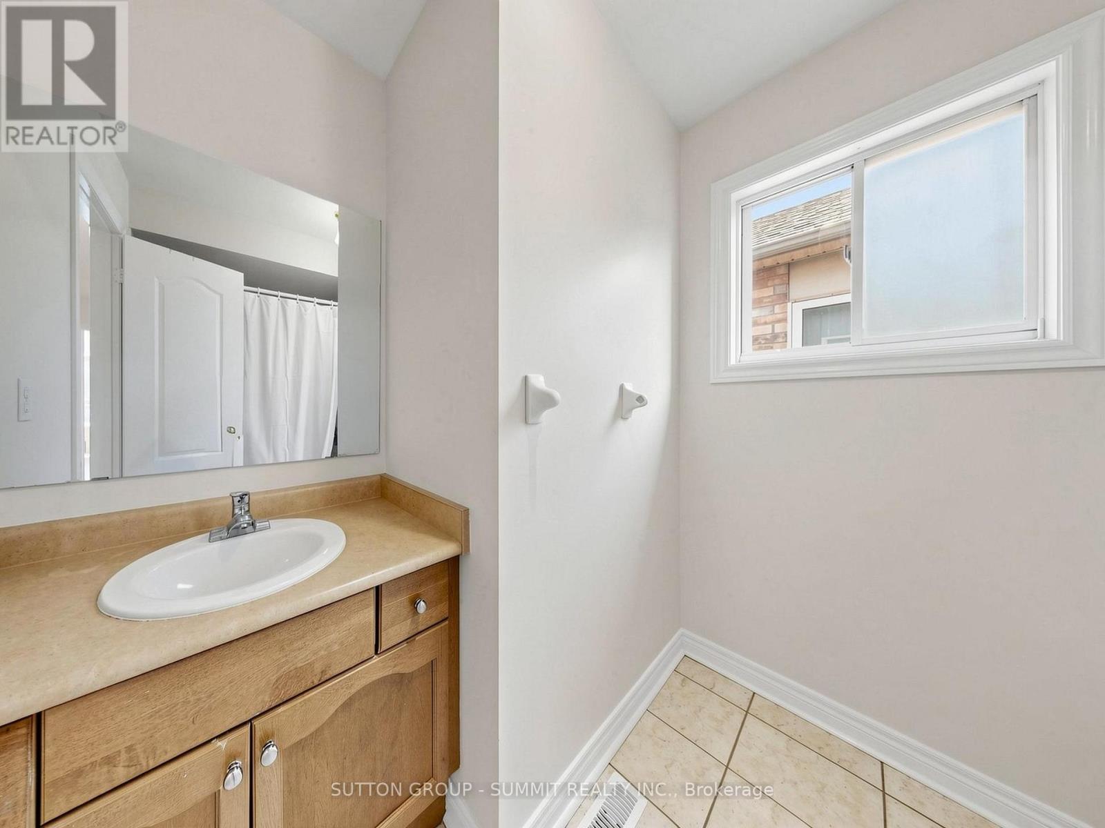 4880 Yorkshire Avenue, Mississauga, ON