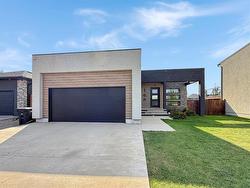 10 Fairbairn Place Brandon, MB R7B 4J5