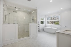 Salle de bains attenante à la CCP - 