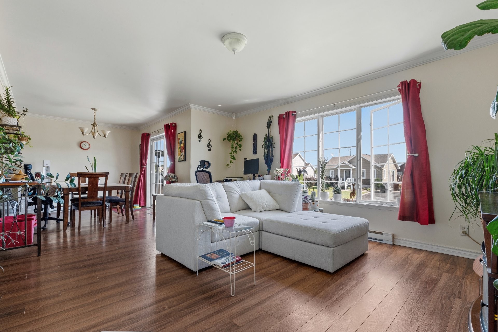 Salon - 67 9E Avenue, Crabtree, QC