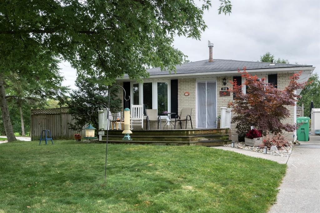 519 Oozloffsky Street, Petrolia, ON