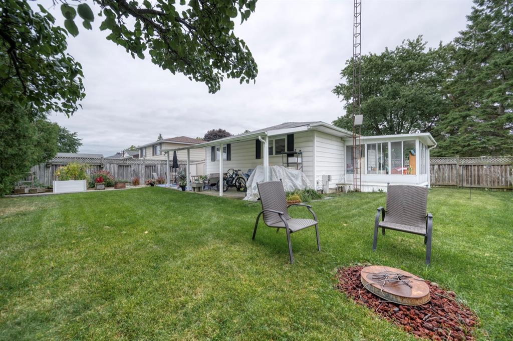 519 Oozloffsky Street, Petrolia, ON