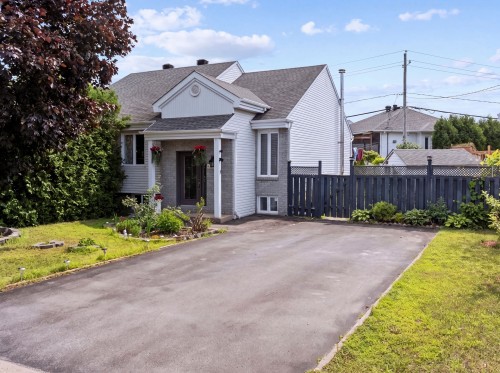 2745 Rue de l'Hortensia  Terrebonne (La Plaine), QC J7M 1L2