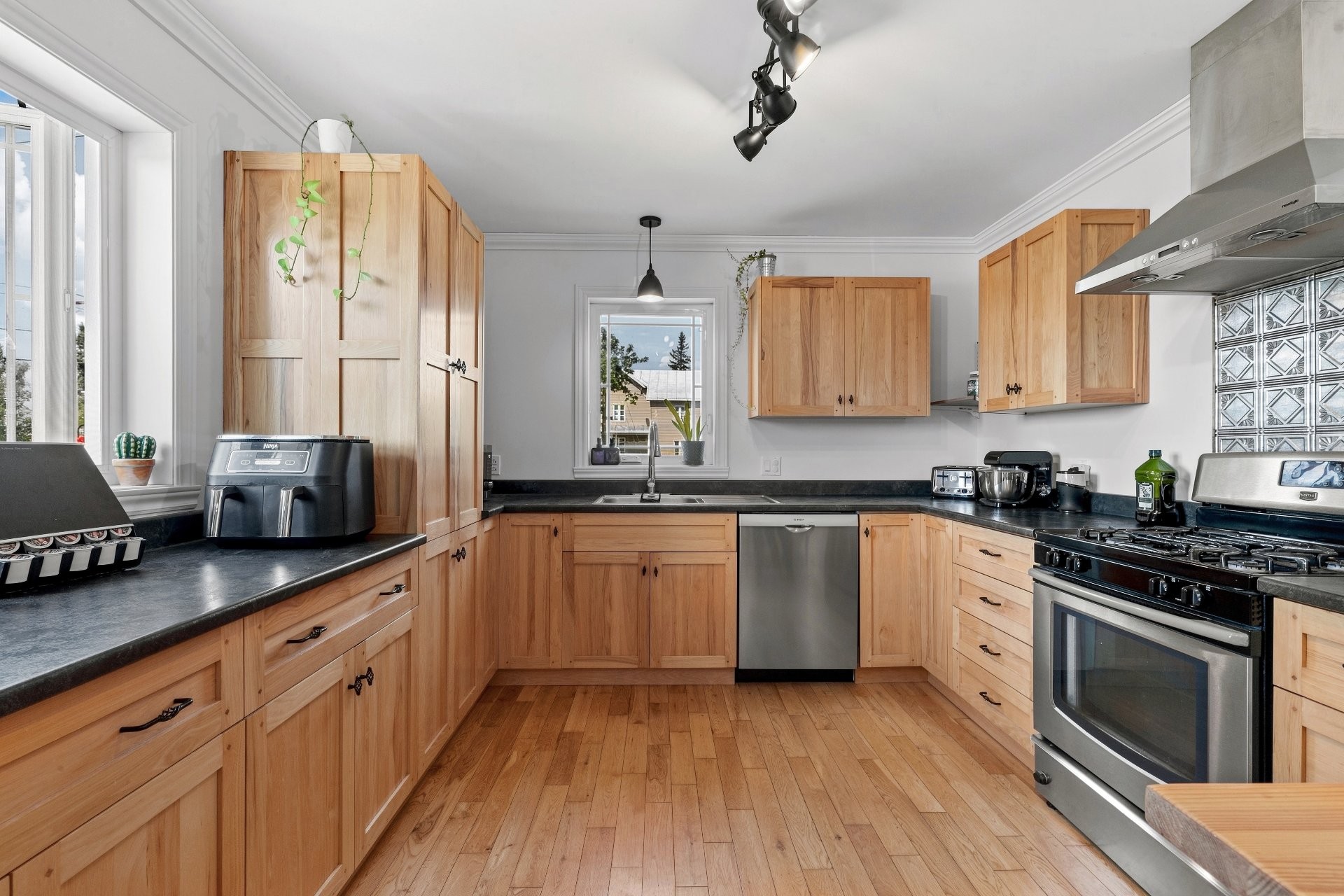 Kitchen - 1654 Rue Principale, Saint-Cuthbert, QC
